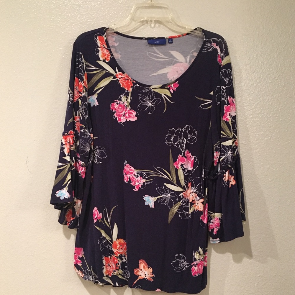 🌷4/$15 Apt. 9 Blue Floral Top Size XL